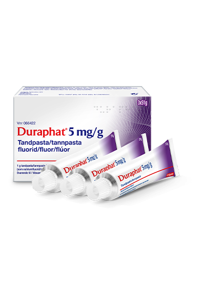 Produktbillede af Duraphat 5 mg/g: én æske og tre tandpastatuber foran.